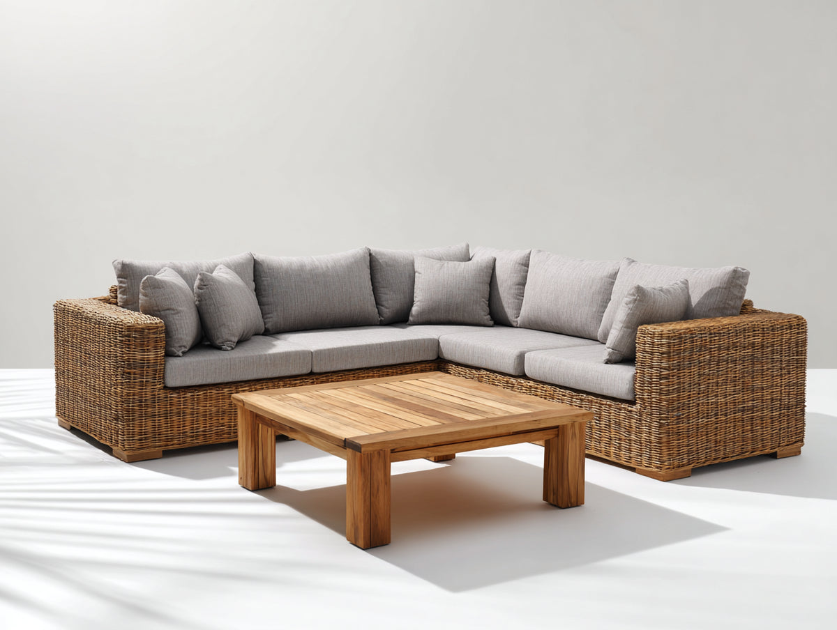 Sofá de exterior de ratán sintético 300x300x70 cm color gris con mesa de madera 120x120x40 cm estilo moderno